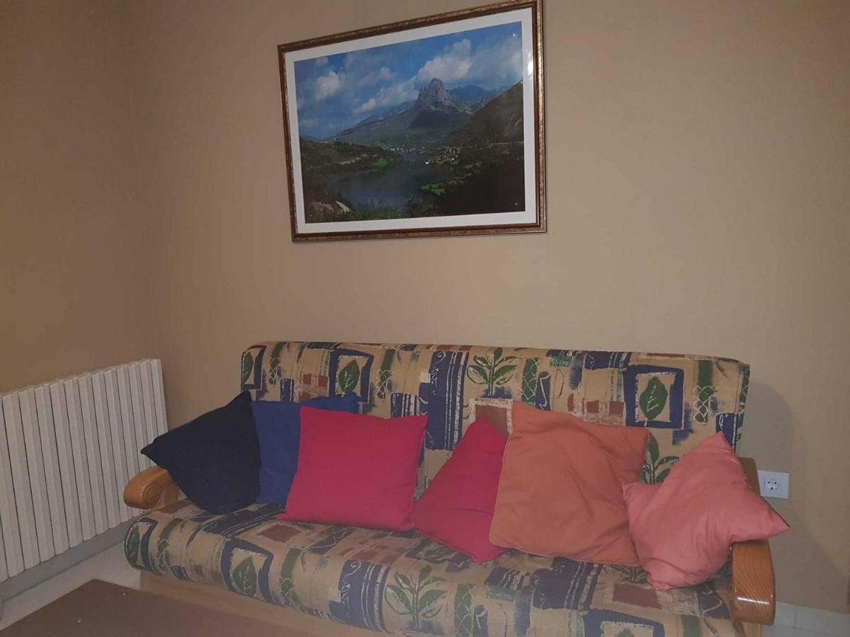 Appartamento Vikerbiescas Esterno foto